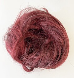 Kırmızı Kızıl Lastikli Pratik Topuz Saç Modeli - Thumbnail